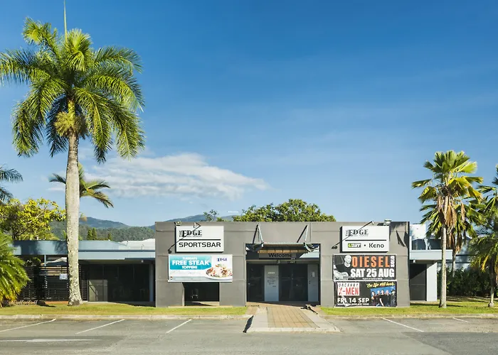 Nightcap At Edge Hill Tavern Cairns